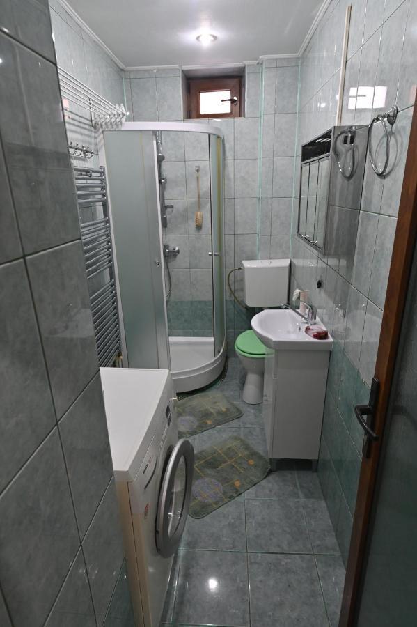 Apartament Camelia Petroşani Exterior foto