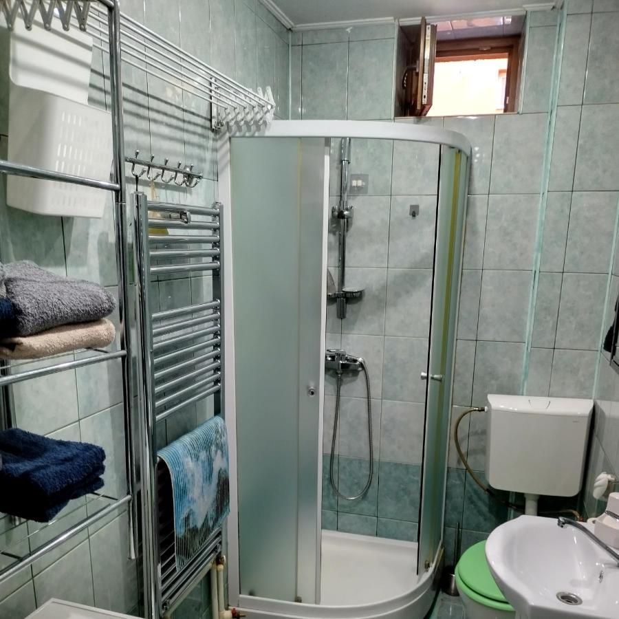 Apartament Camelia Petroşani Exterior foto